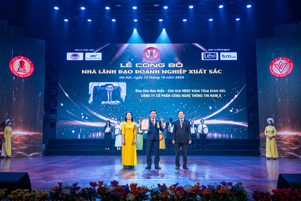 Mr. Chu Huy Hiền, Chairman of the Board of Directors and CEO of Nam Á Information Technology Joint Stock Company, honored as the Outstanding Business Leader of 2024.
